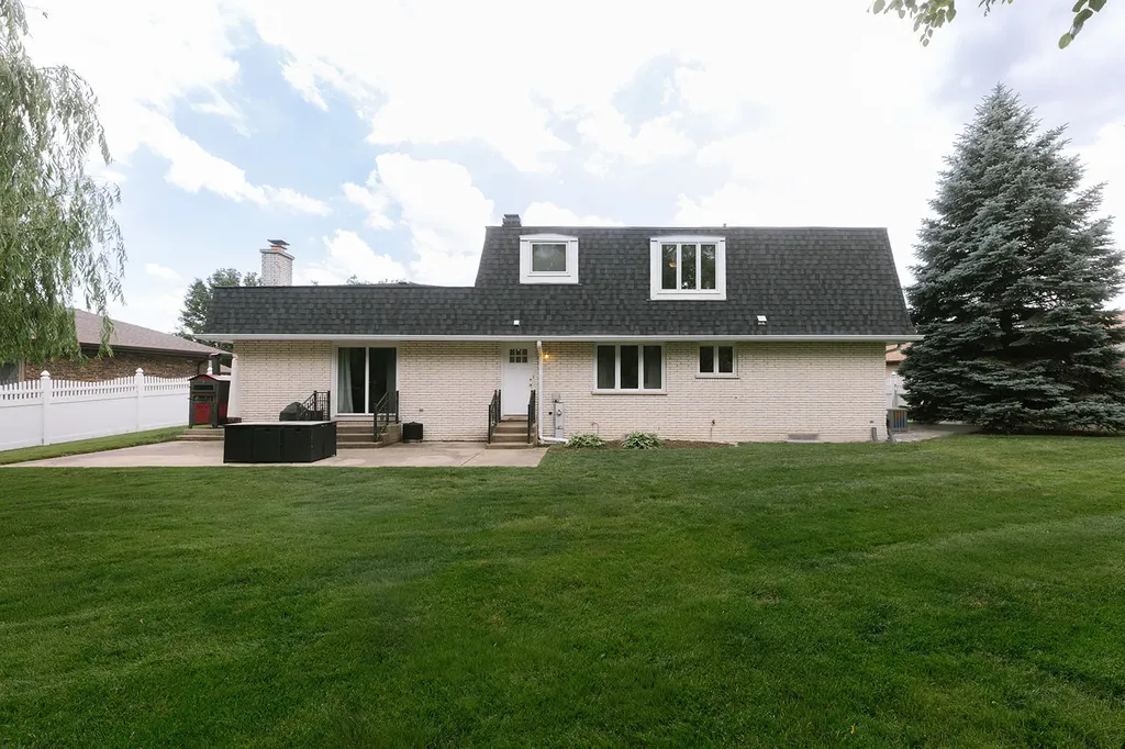7810 Del Court Darien IL 60561