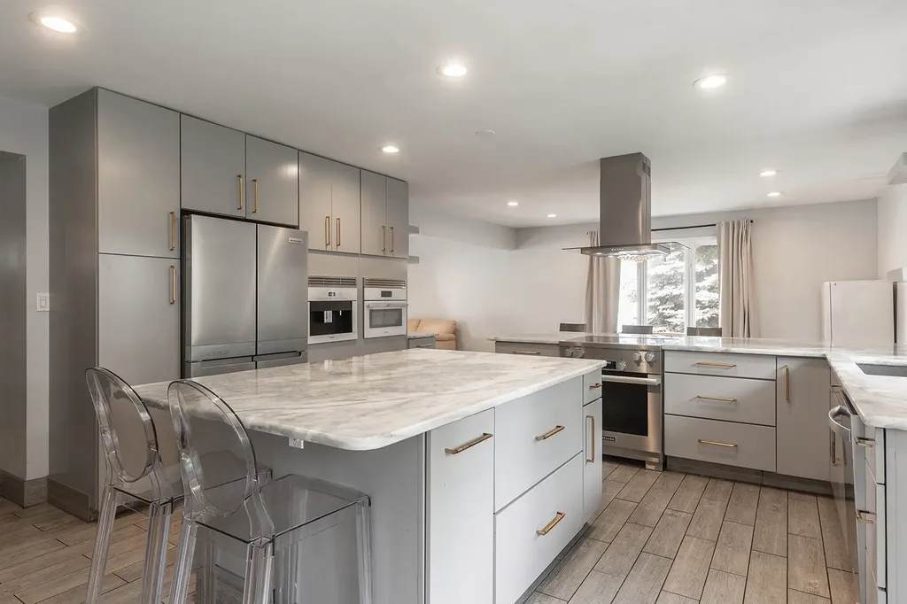 7810 Del Court Darien IL 60561