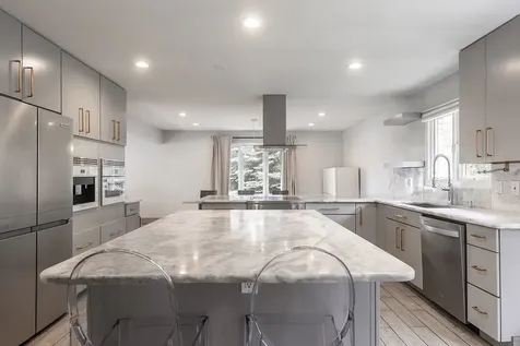7810 Del Court Darien IL 60561