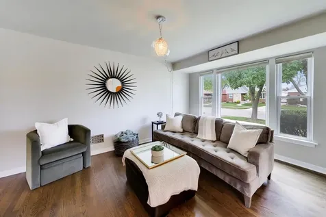 2536 South 5th Avenue North Riverside IL 60546