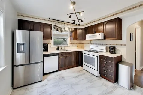 2536 South 5th Avenue North Riverside IL 60546