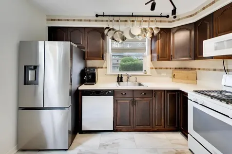 2536 South 5th Avenue North Riverside IL 60546