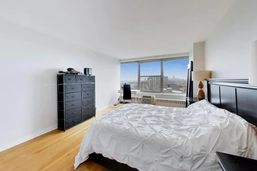 3900 North Lake Shore Drive Chicago IL 60613