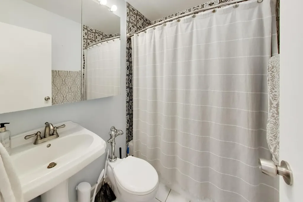 3900 North Lake Shore Drive Chicago IL 60613