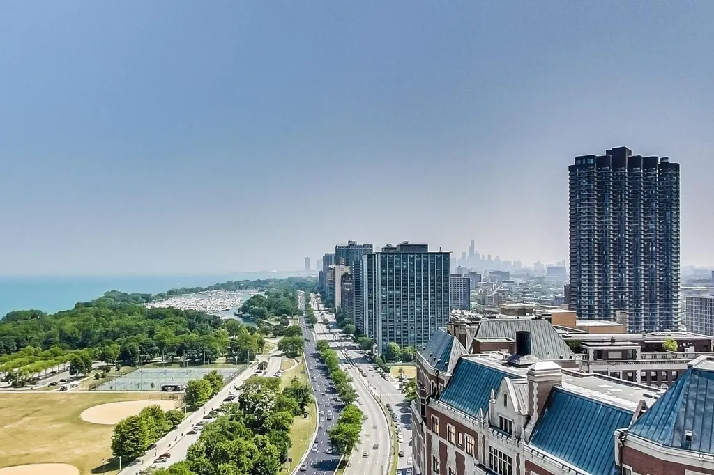 3900 North Lake Shore Drive Chicago IL 60613