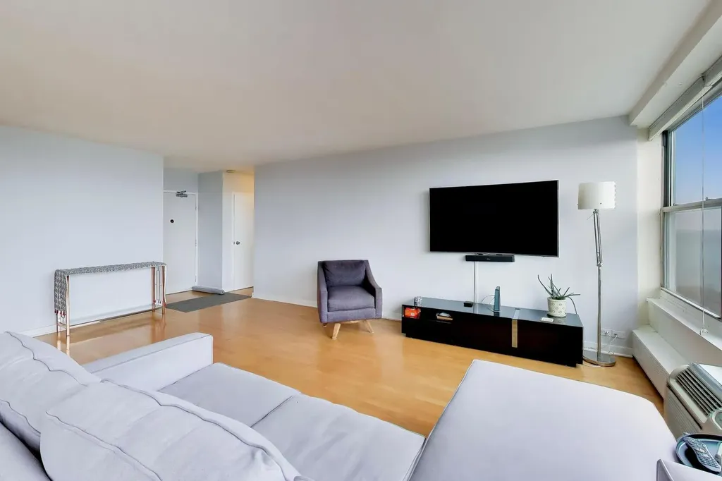3900 North Lake Shore Drive Chicago IL 60613