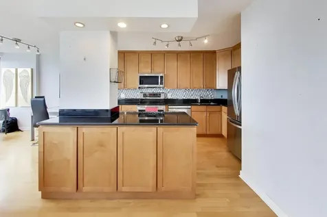 3900 North Lake Shore Drive Chicago IL 60613