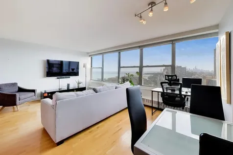 3900 North Lake Shore Drive Chicago IL 60613
