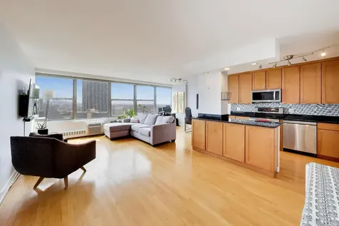 3900 North Lake Shore Drive Chicago IL 60613