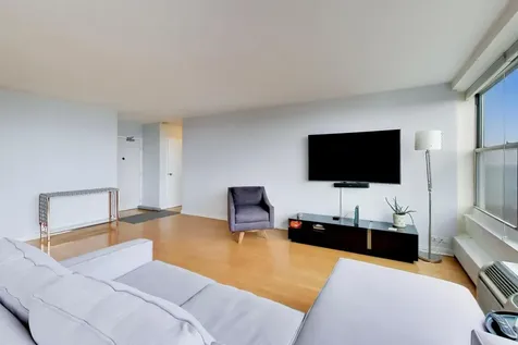 3900 North Lake Shore Drive Chicago IL 60613