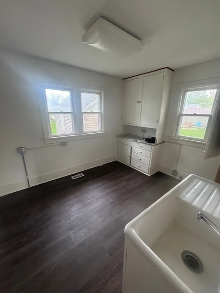 838 Spruce Street Aurora IL 60506