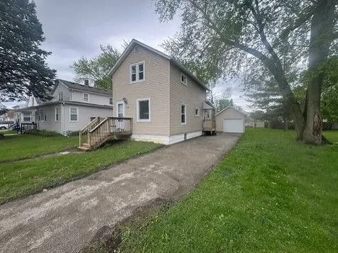 838 Spruce Street Aurora IL 60506