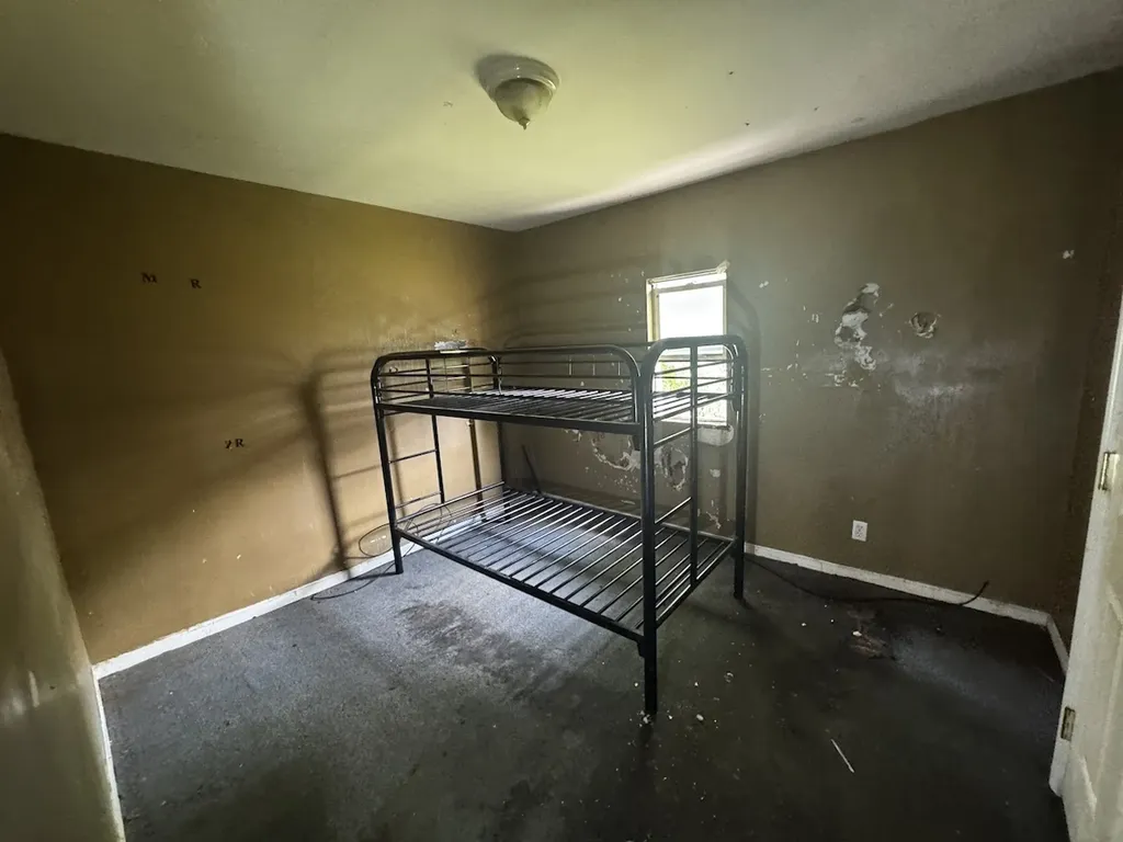1041 North Central Park Avenue Chicago IL 60651