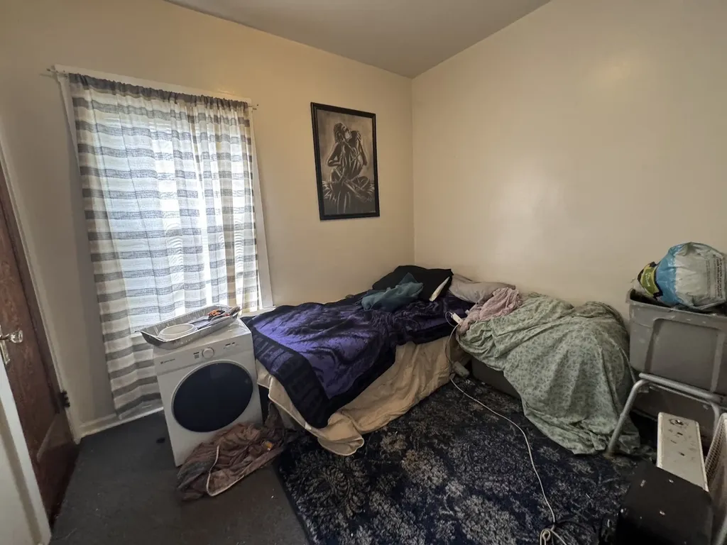 1041 North Central Park Avenue Chicago IL 60651