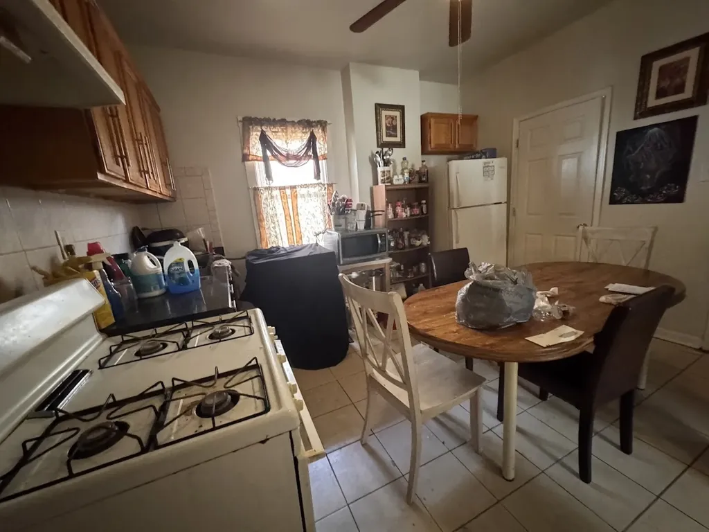 1041 North Central Park Avenue Chicago IL 60651