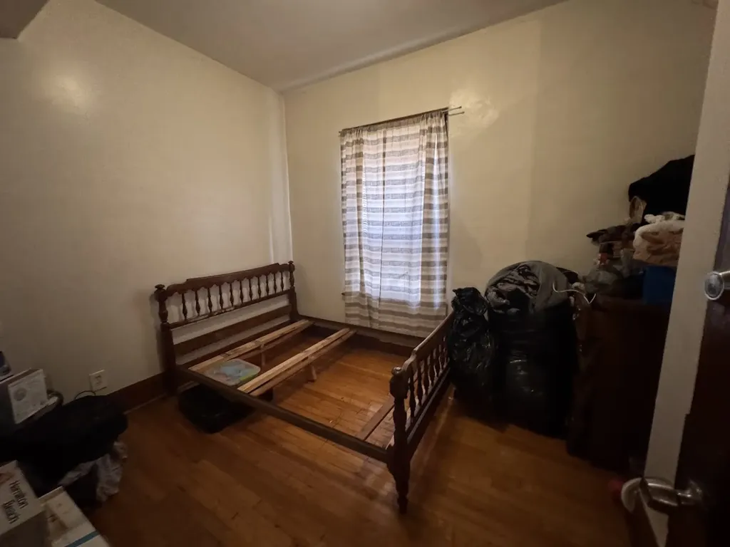 1041 North Central Park Avenue Chicago IL 60651