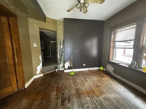 1041 North Central Park Avenue Chicago IL 60651