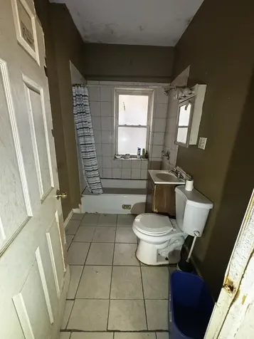 1041 North Central Park Avenue Chicago IL 60651