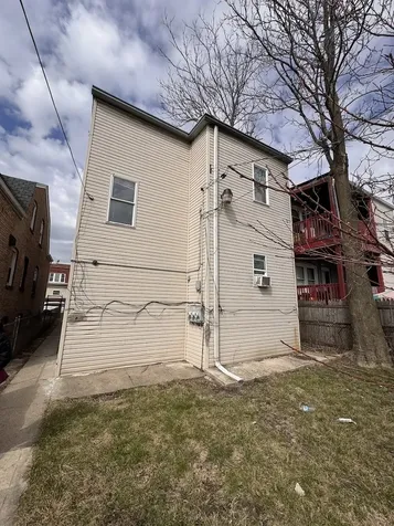 1041 North Central Park Avenue Chicago IL 60651