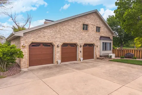1810 Cardinal Court Pontiac IL 61764