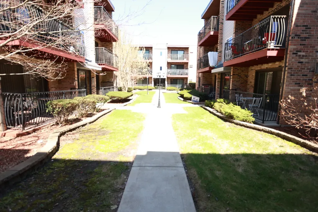 4550 West 57th Street Chicago IL 60629
