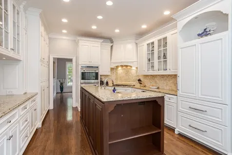 3301 Wisteria Lane Bloomington IL 61704