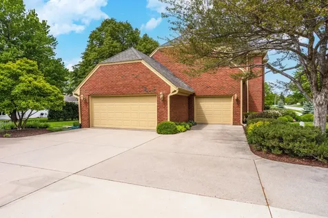 3301 Wisteria Lane Bloomington IL 61704