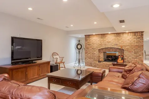 3301 Wisteria Lane Bloomington IL 61704