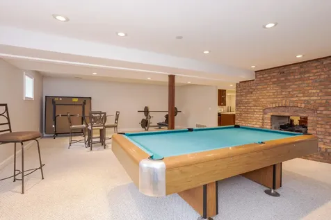 3301 Wisteria Lane Bloomington IL 61704