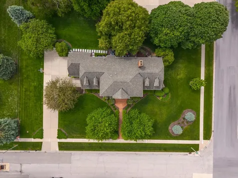 3301 Wisteria Lane Bloomington IL 61704