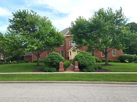3301 Wisteria Lane Bloomington IL 61704