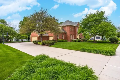 3301 Wisteria Lane Bloomington IL 61704