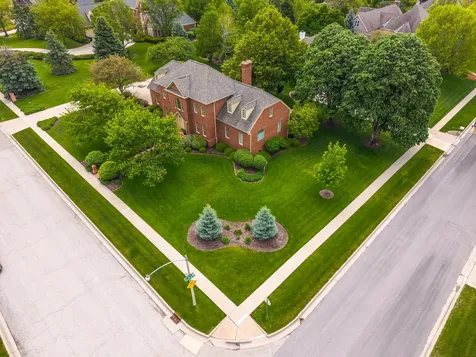 3301 Wisteria Lane Bloomington IL 61704