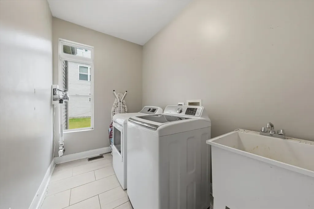 1571 Woodland Lane Bolingbrook IL 60490