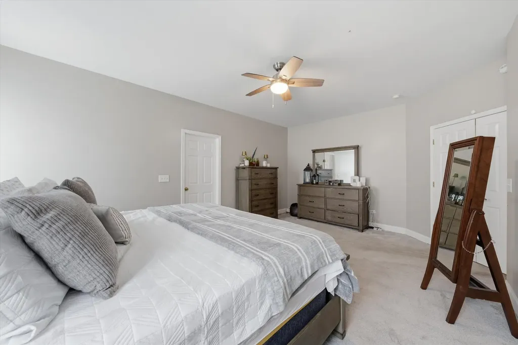 1571 Woodland Lane Bolingbrook IL 60490