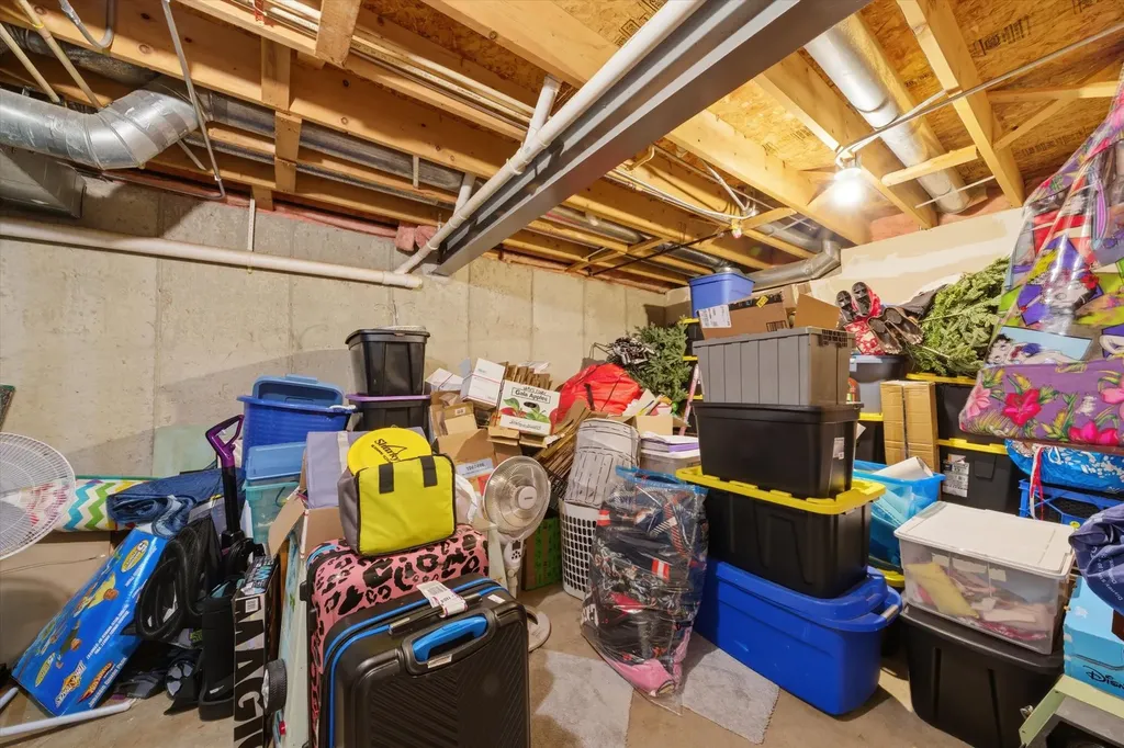 1571 Woodland Lane Bolingbrook IL 60490
