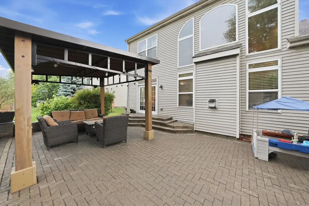 1571 Woodland Lane Bolingbrook IL 60490