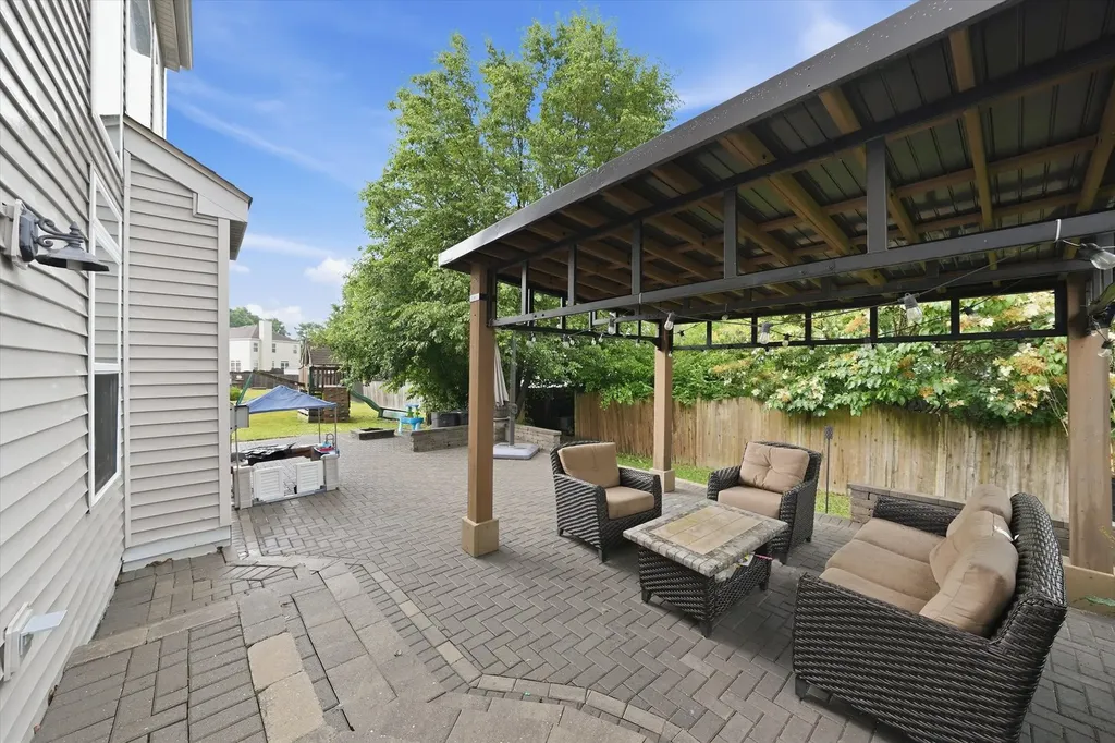 1571 Woodland Lane Bolingbrook IL 60490
