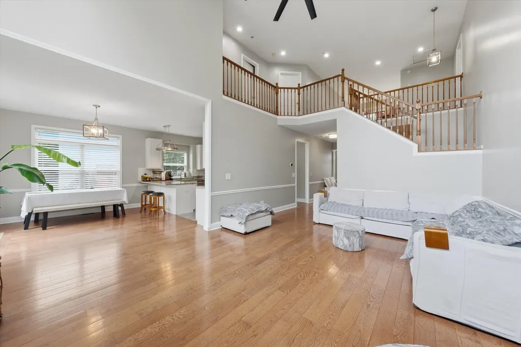 1571 Woodland Lane Bolingbrook IL 60490