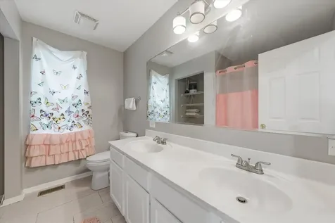 1571 Woodland Lane Bolingbrook IL 60490