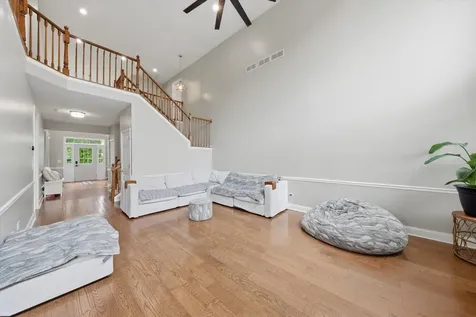 1571 Woodland Lane Bolingbrook IL 60490
