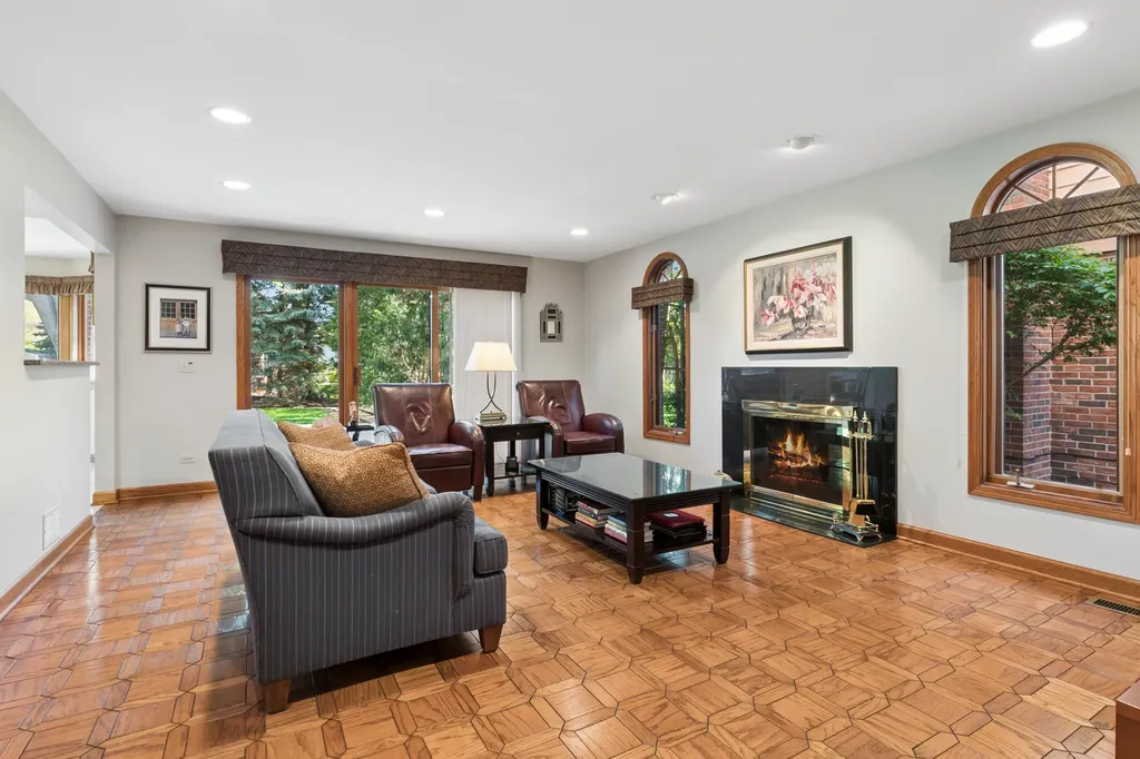 2208 Milton Avenue Park Ridge IL 60068