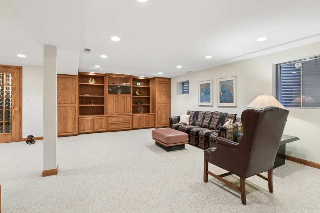 2208 Milton Avenue Park Ridge IL 60068