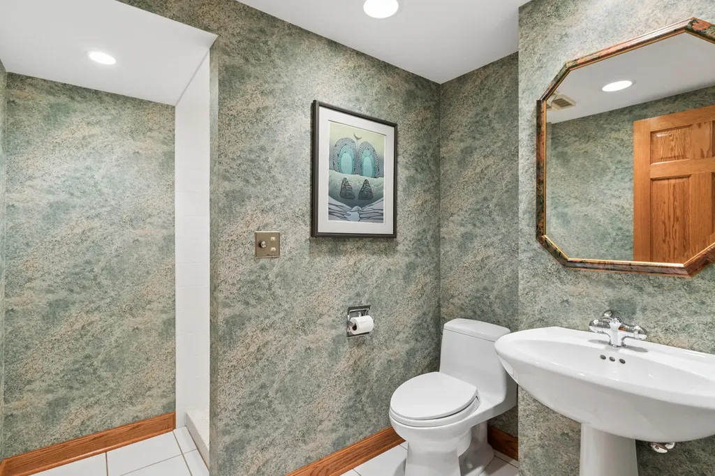 2208 Milton Avenue Park Ridge IL 60068