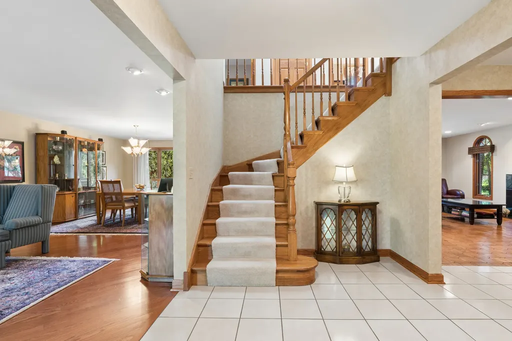 2208 Milton Avenue Park Ridge IL 60068