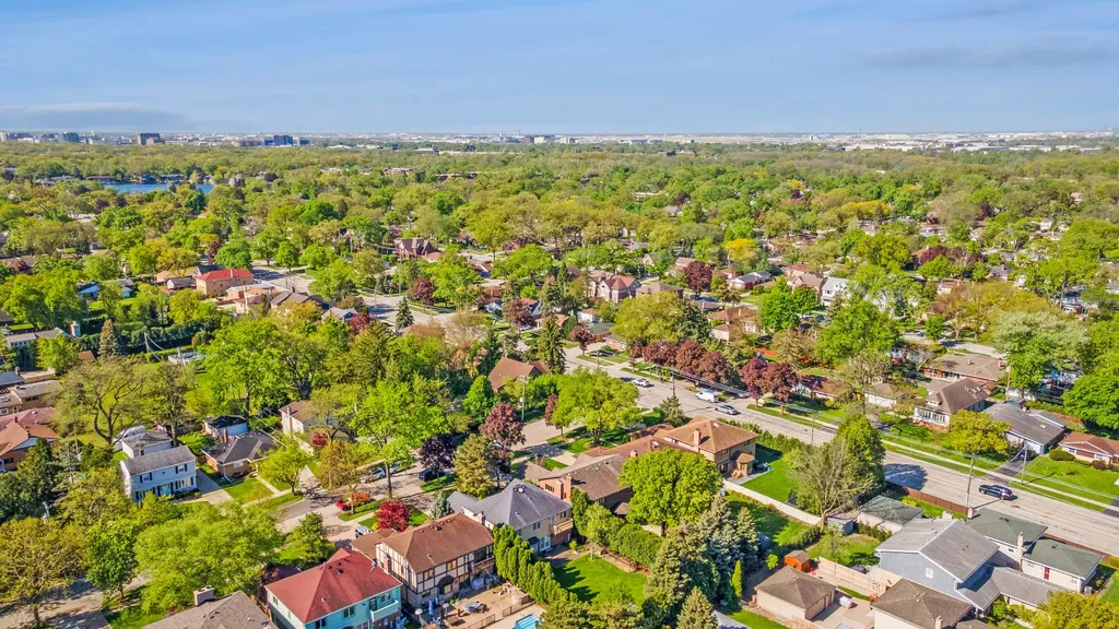 2208 Milton Avenue Park Ridge IL 60068