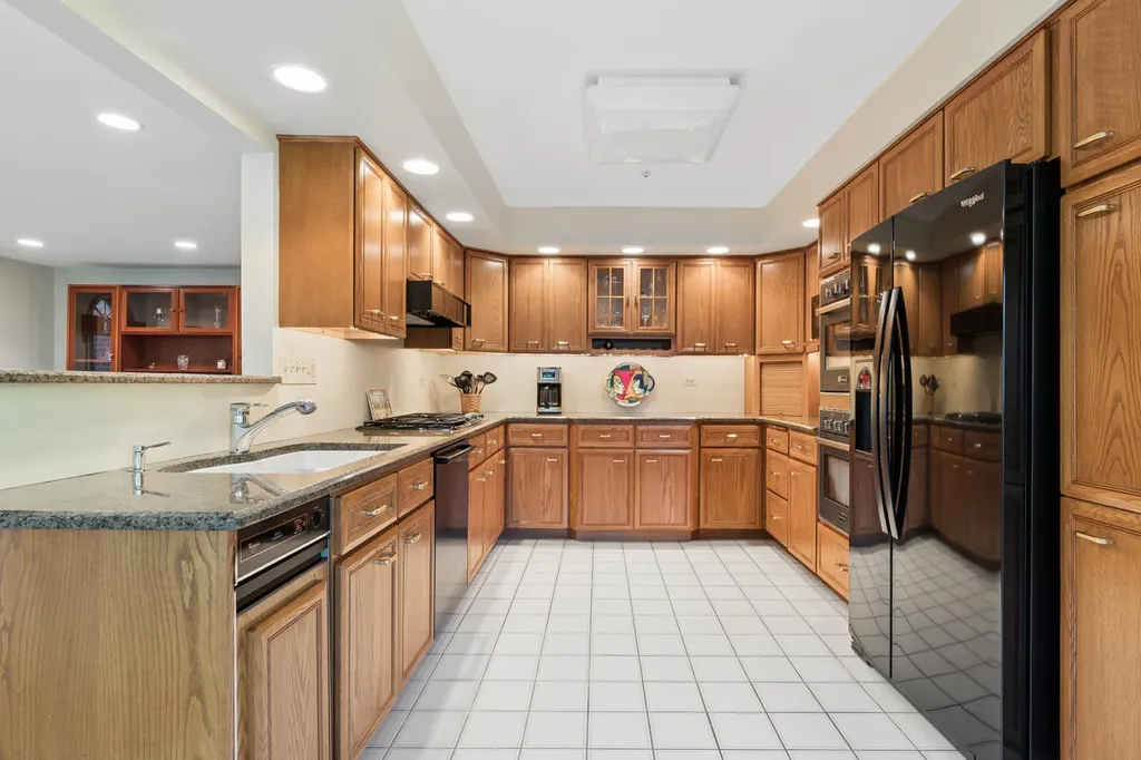 2208 Milton Avenue Park Ridge IL 60068