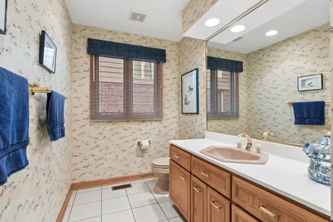 2208 Milton Avenue Park Ridge IL 60068