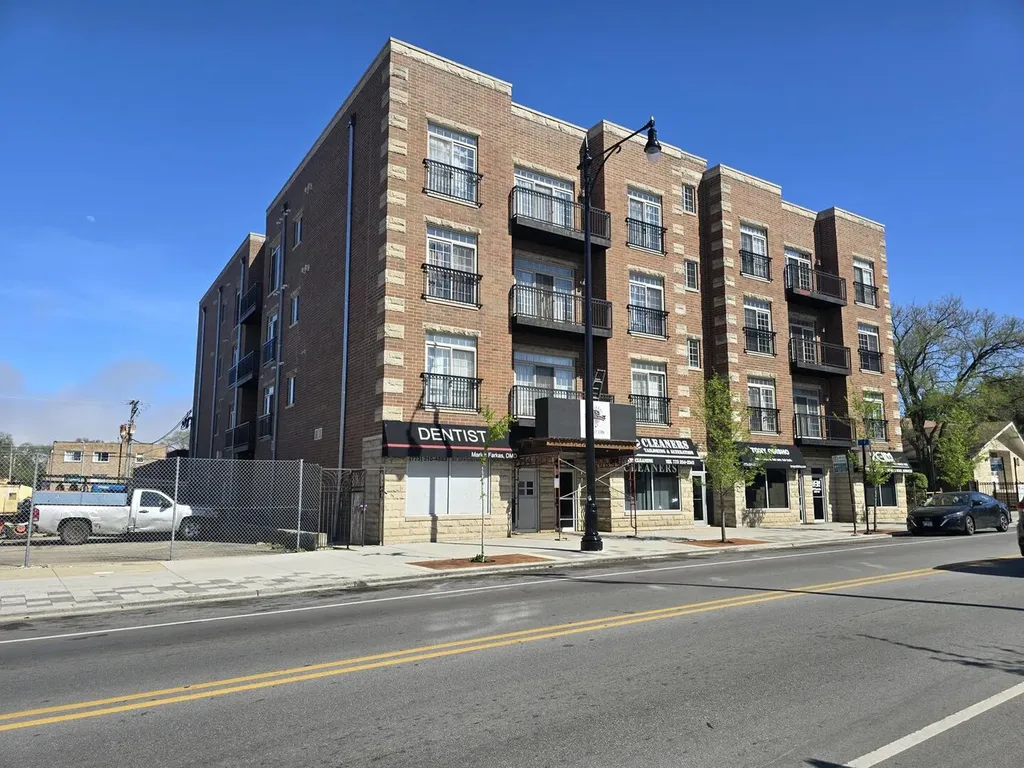 5321 North Lincoln Avenue Chicago IL 60625