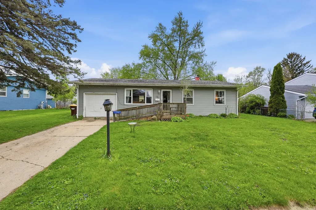 124 East Melody Lane Woodstock IL 60098